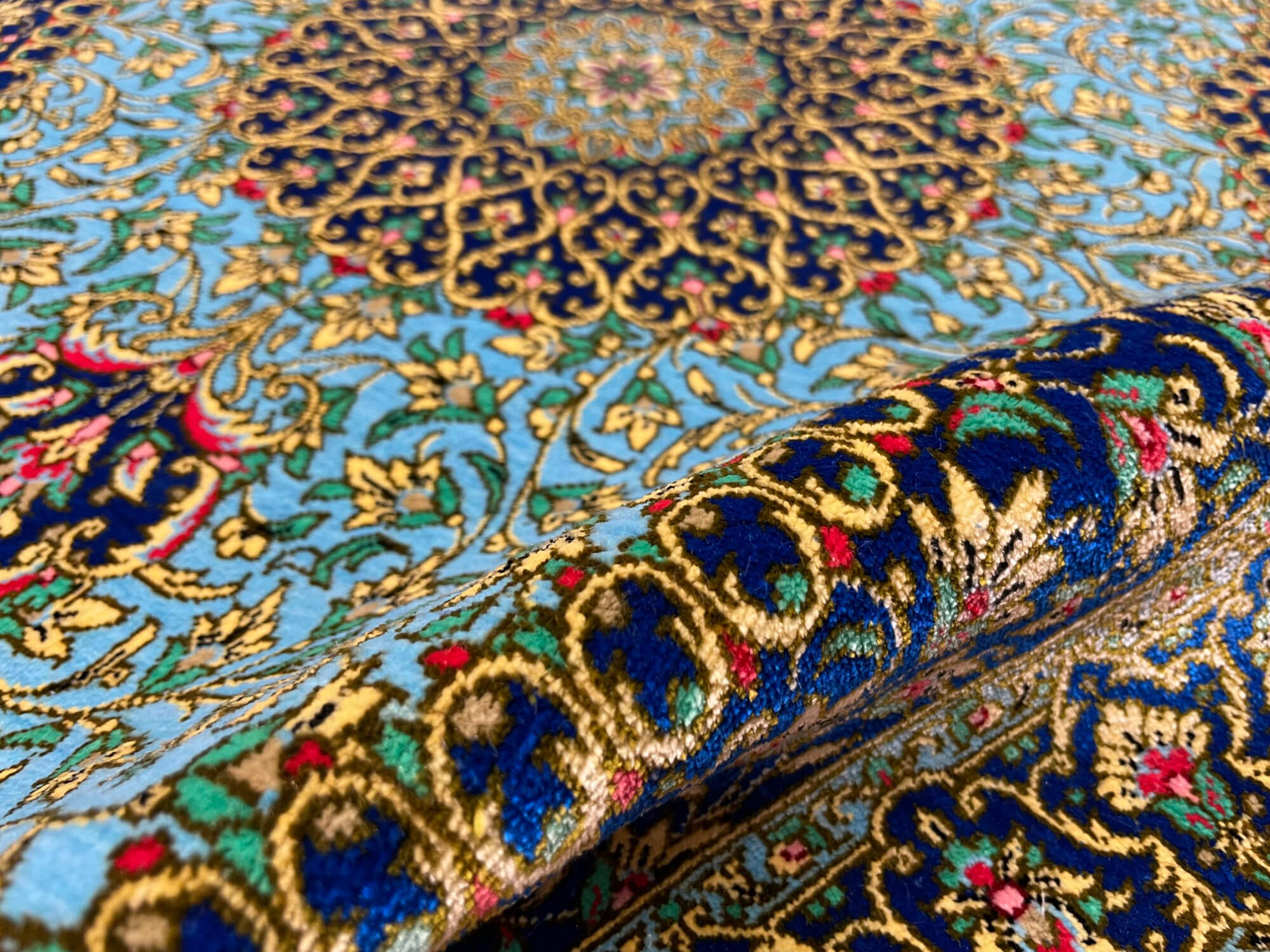 Ghom Silk Royal