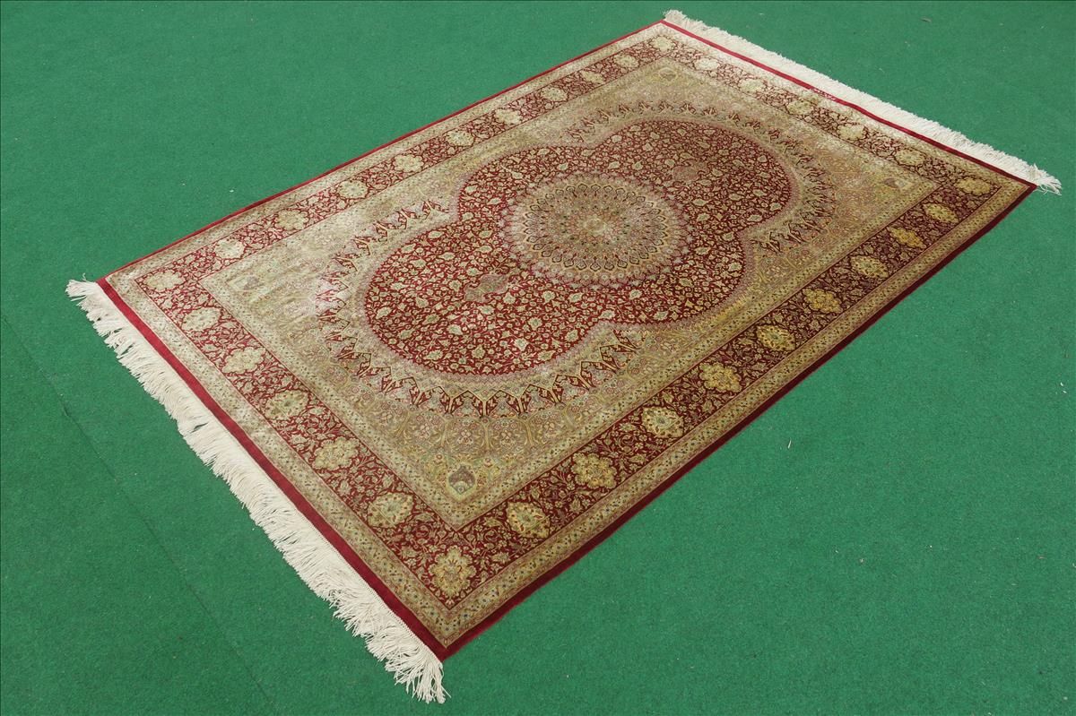 Oriental rug Ghom Silk Imperial